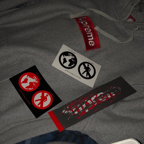 Official SUPREME HOODIE Large Mens - Picture 8 of 8